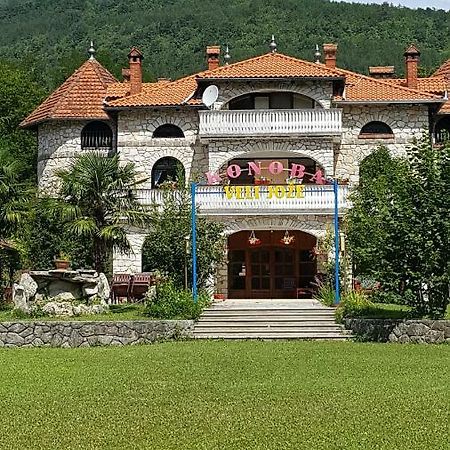 Sara Hotel Buzet Kültér fotó