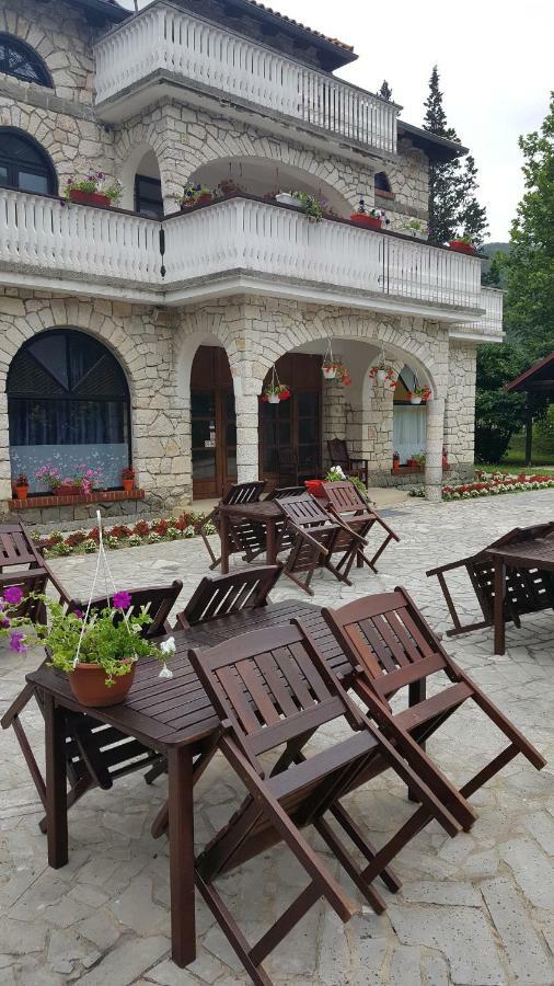 Sara Hotel Buzet Kültér fotó